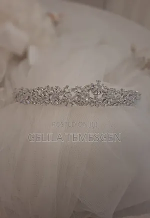 Photo - Wedding Crawn