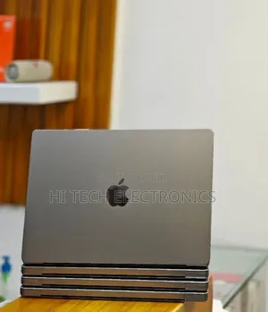Photo - New Laptop Apple MacBook Pro M1 32GB Intel Core M SSD 512GB