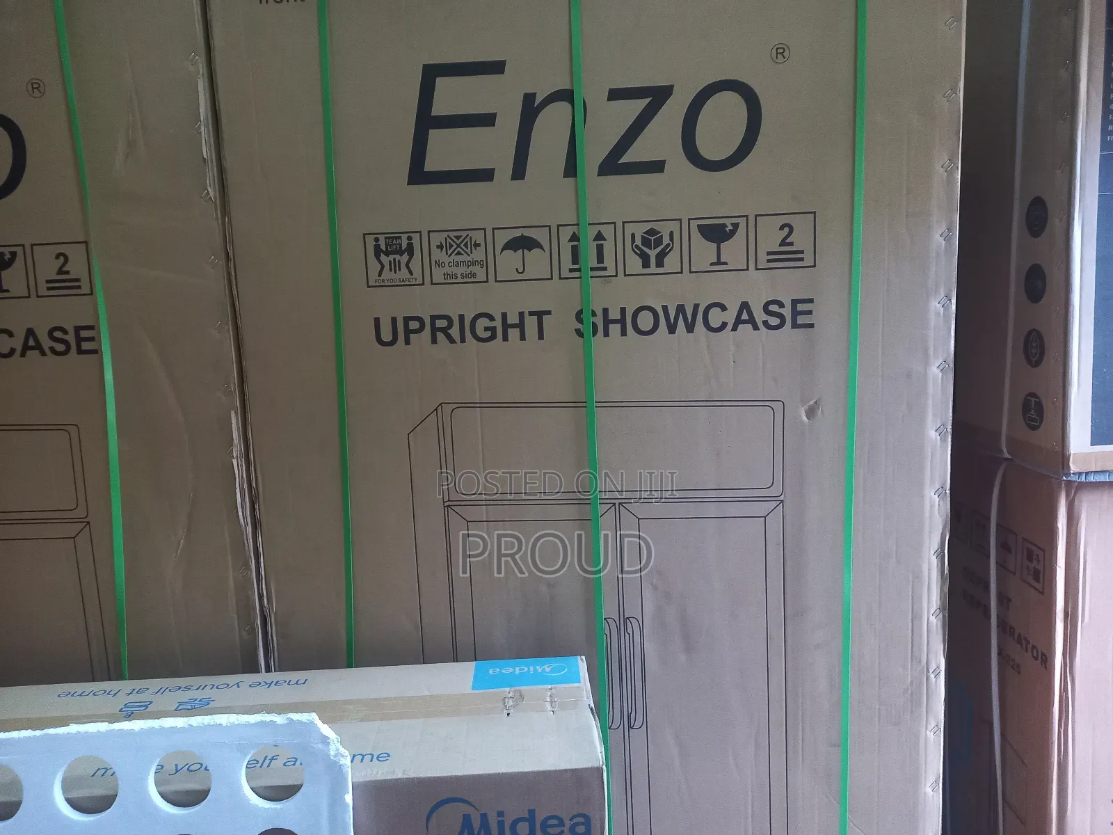 Enzo Display Uperight Showcase
