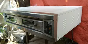 Photo - Pizza Machine