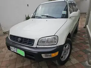 Toyota Vitz 2002 Silver