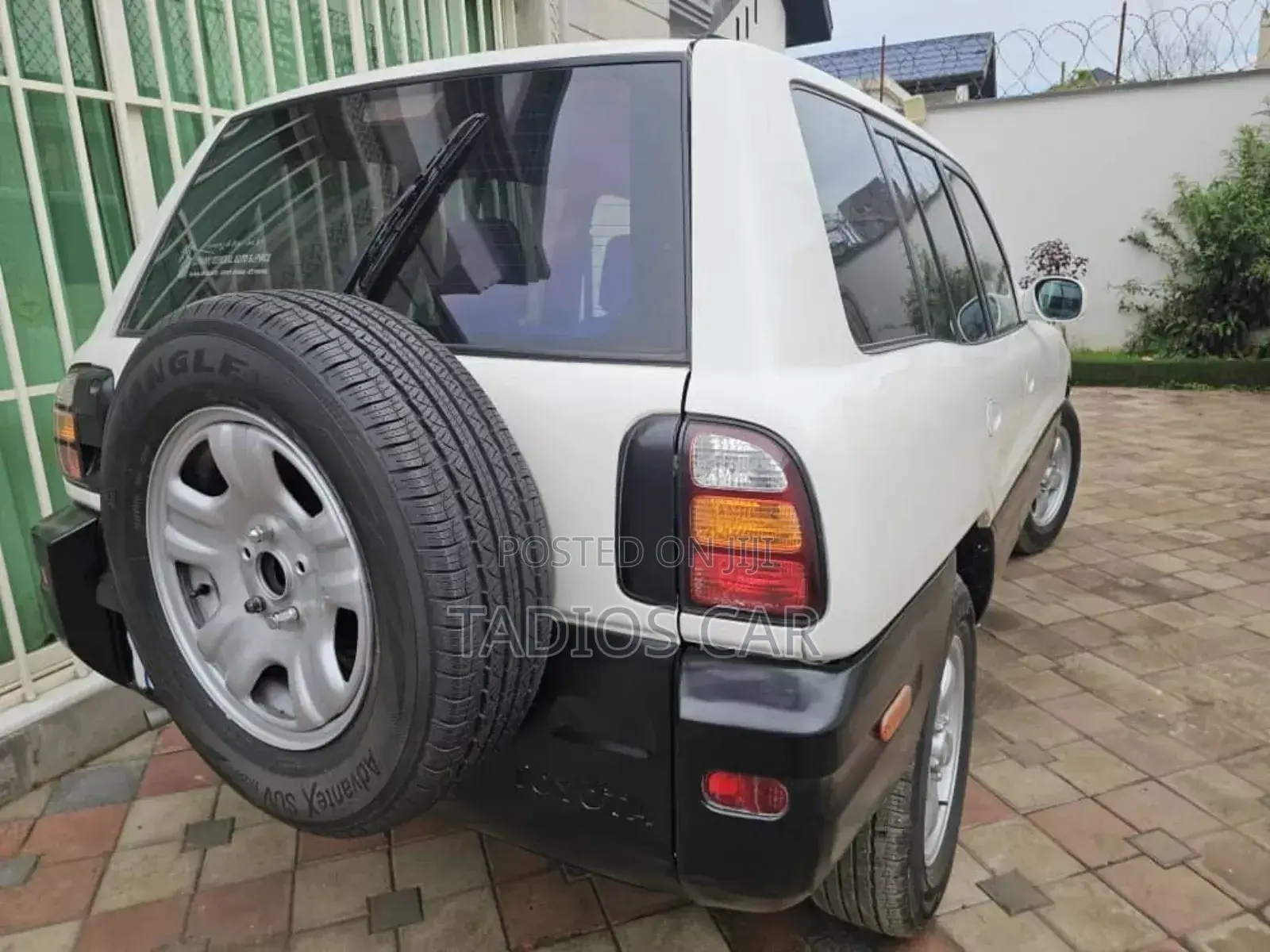 Toyota Vitz 2002 Silver