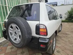 Toyota Vitz 2002 Silver