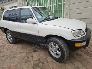 Toyota Vitz 2002 Silver