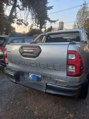 Toyota Hilux 2021 Silver