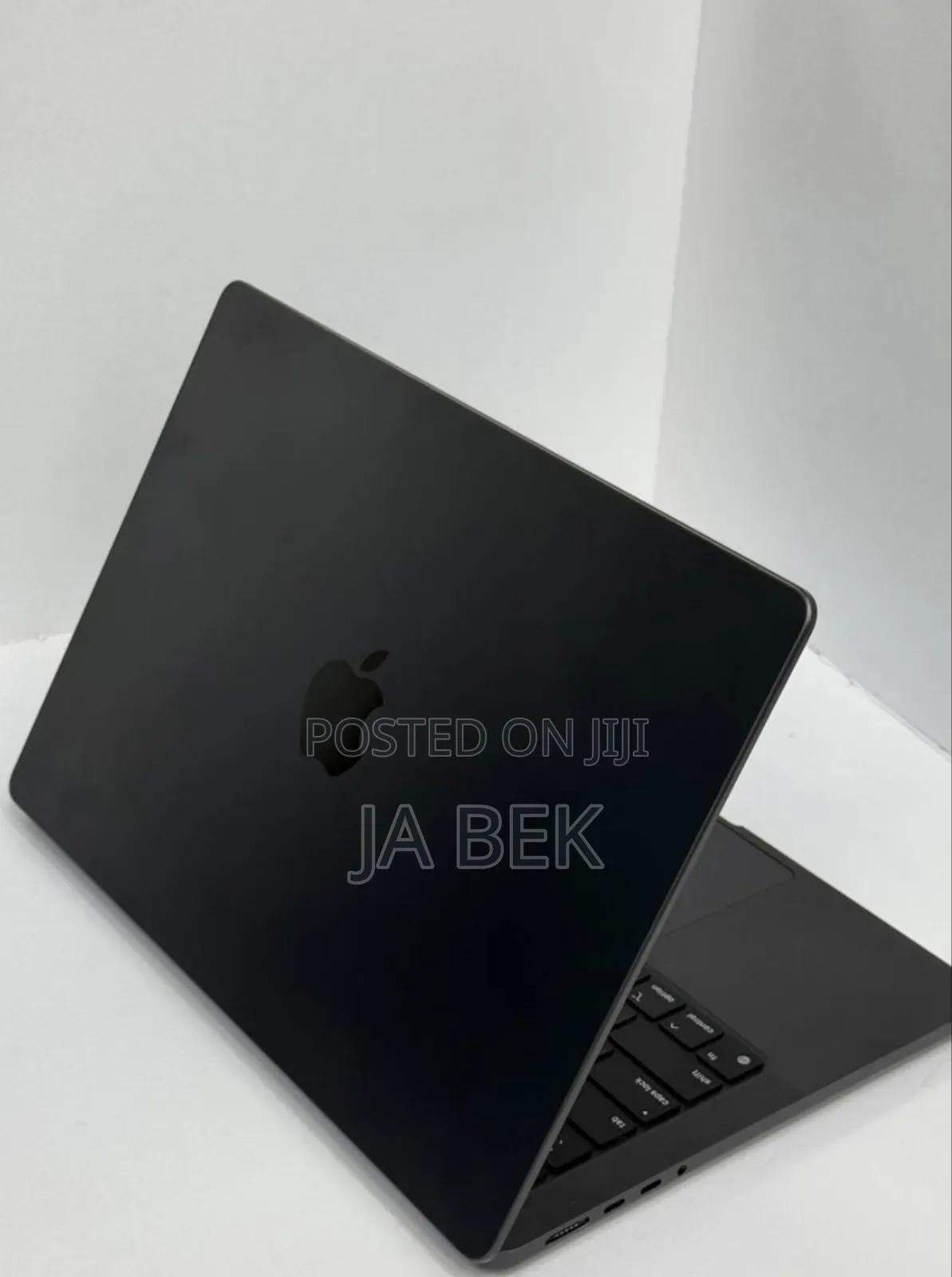 New Laptop Apple MacBook Pro 2024 M4 14-Inch 16GB Apple M4 Pro SSD 1T