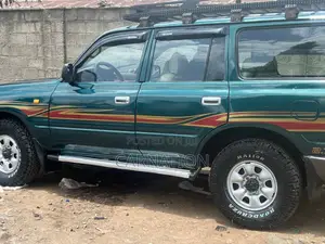 Photo - Toyota Land Cruiser 1995 Green