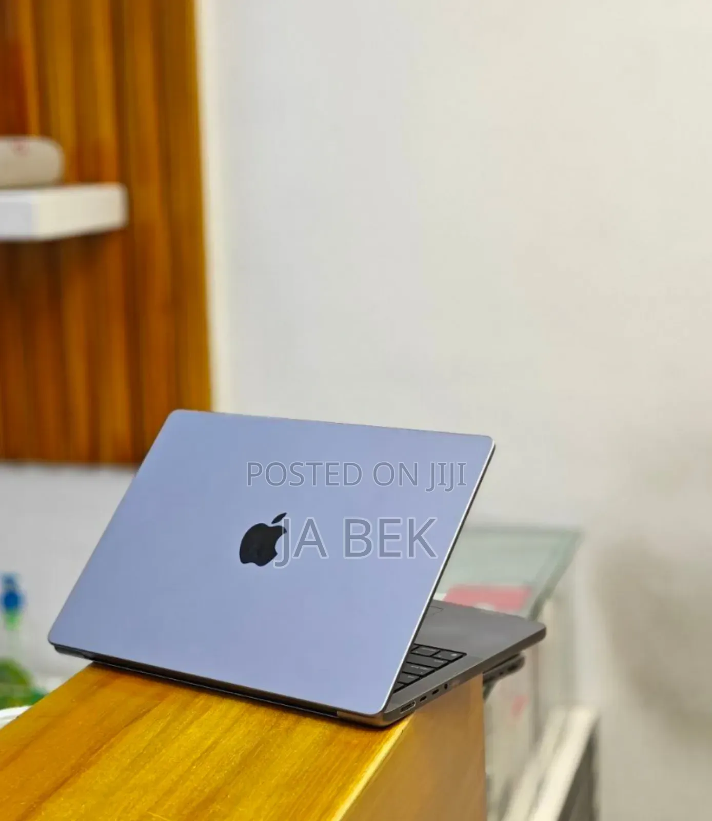 New Laptop Apple MacBook Pro M1 32GB Apple M1 Pro SSD 512GB