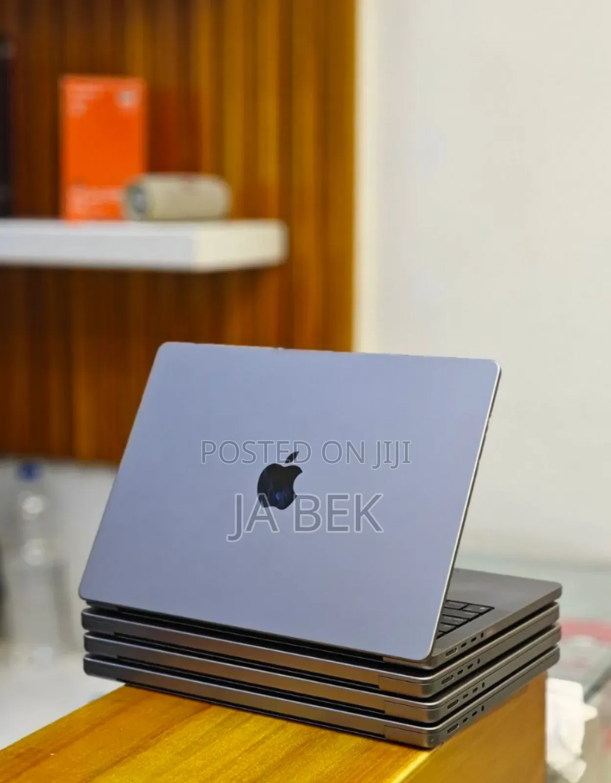 New Laptop Apple MacBook Pro M1 32GB Apple M1 Pro SSD 512GB