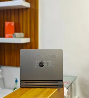 New Laptop Apple MacBook Pro M1 32GB Apple M1 Pro SSD 512GB