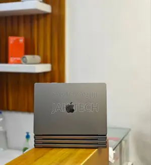 New Laptop Apple MacBook Pro M1 32GB Apple M1 Pro SSD 512GB