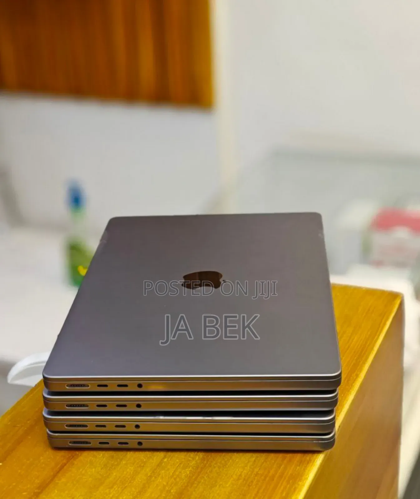 New Laptop Apple MacBook Pro M1 32GB Apple M1 Pro SSD 512GB