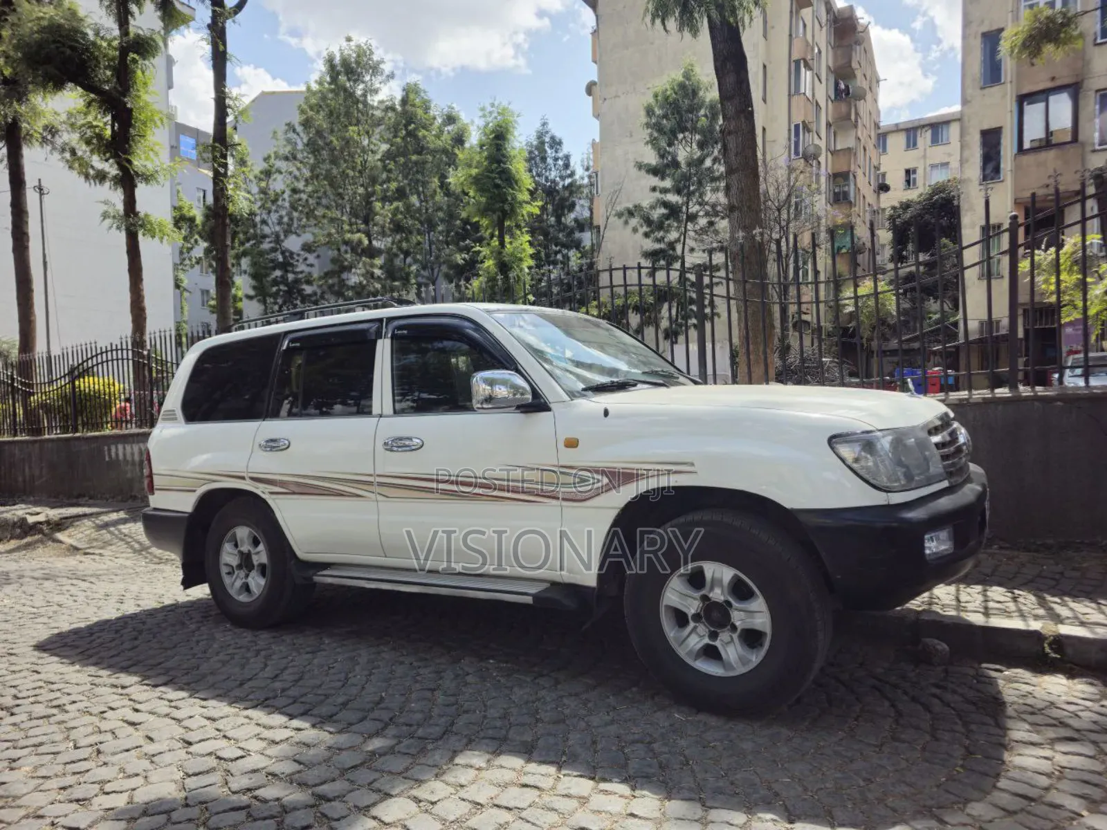 Toyota Land Cruiser 2006 White