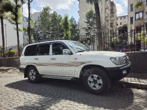 Toyota Land Cruiser 2006 White