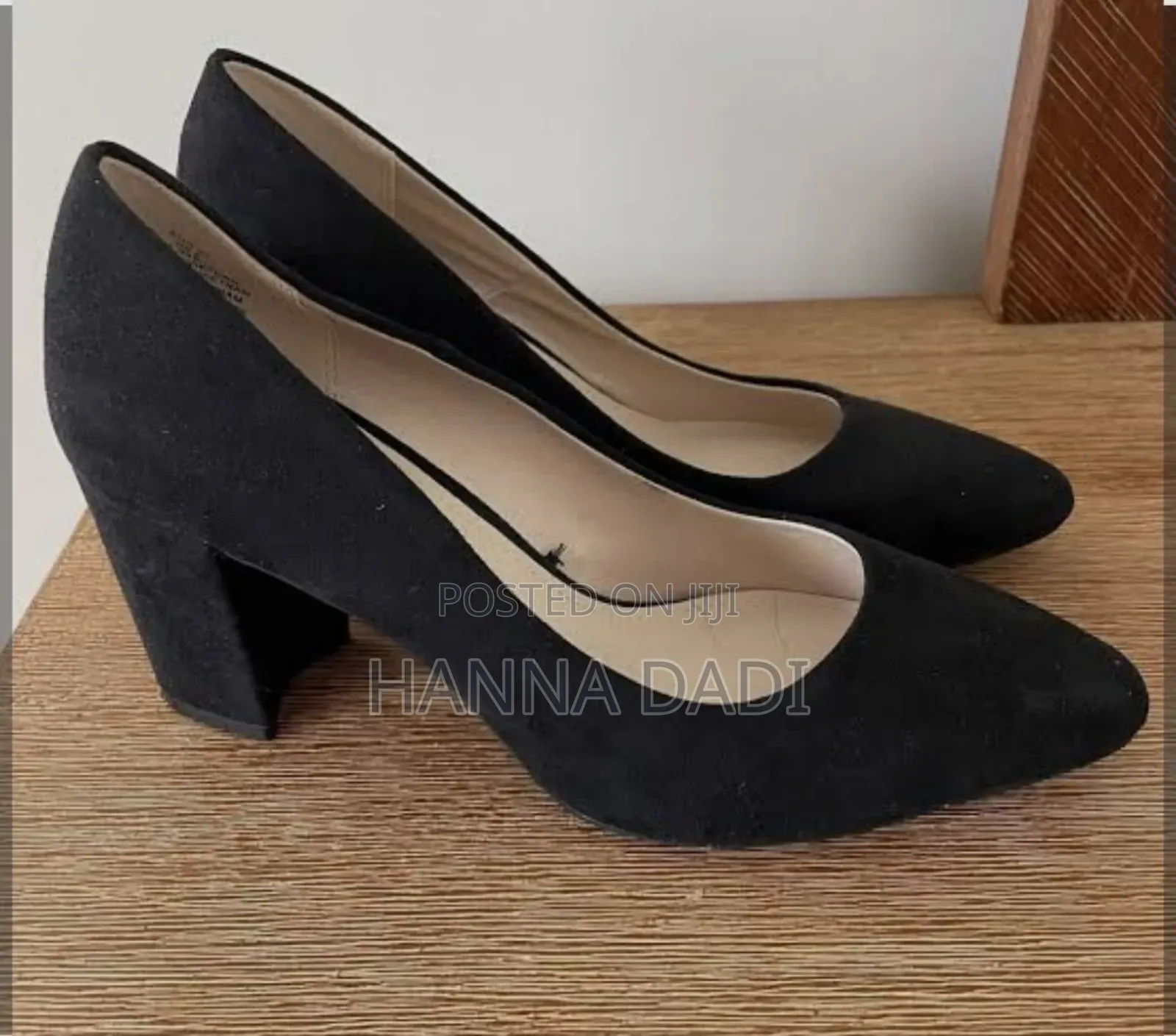 Ladies H M Round Heal Shoes