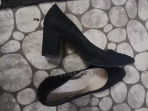 Ladies H M Round Heal Shoes