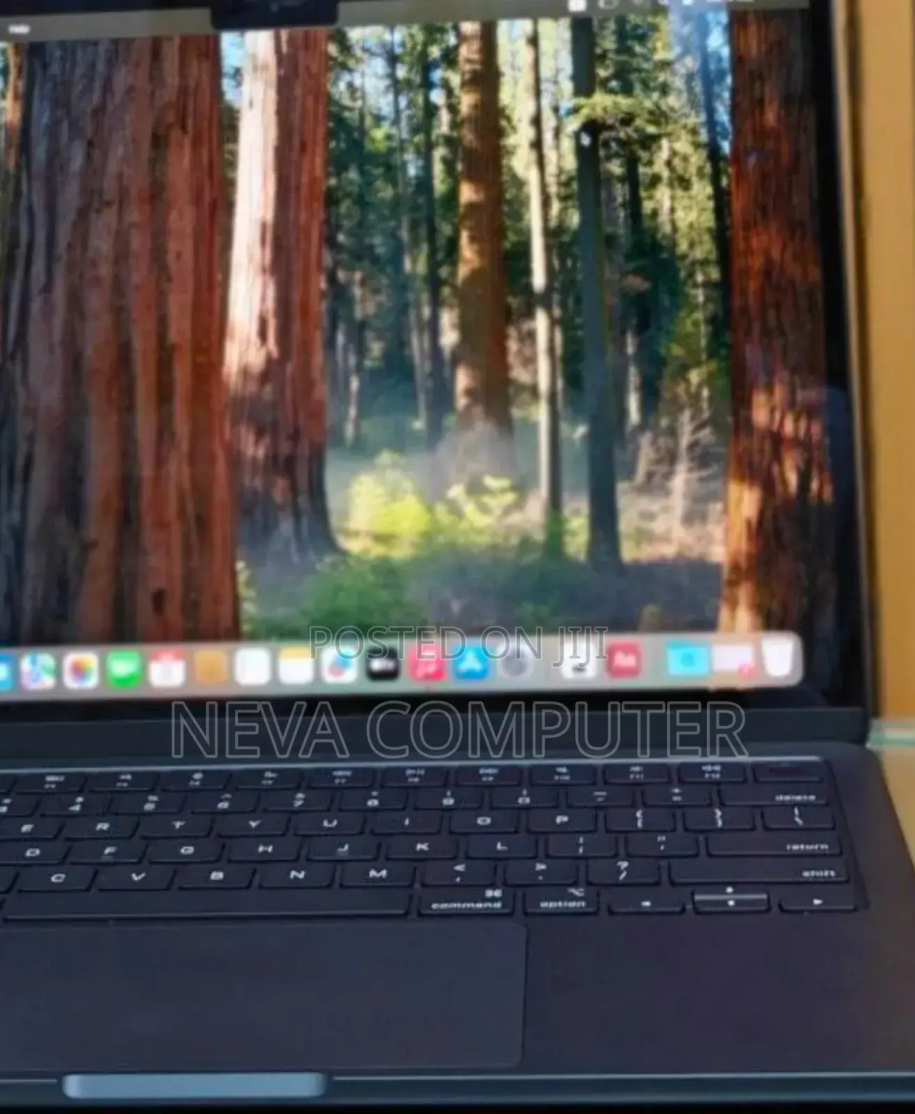 New Laptop Apple MacBook Air 2022 M2 8GB Apple M3 SSD 256GB