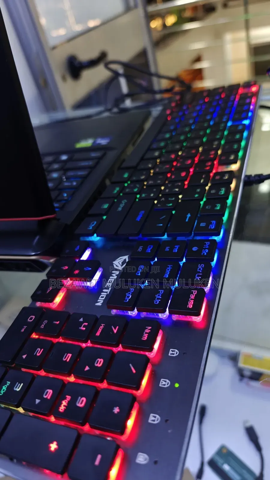 New Laptop MSI Raider GE68HX 13vi-202us 32GB Intel Core I9 SSD 512GB