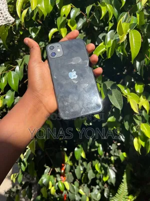 Photo - Apple iPhone 11 128 GB Black
