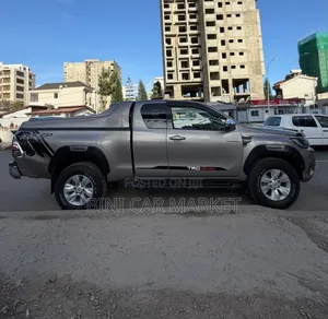 Toyota Hilux 2018 Gray