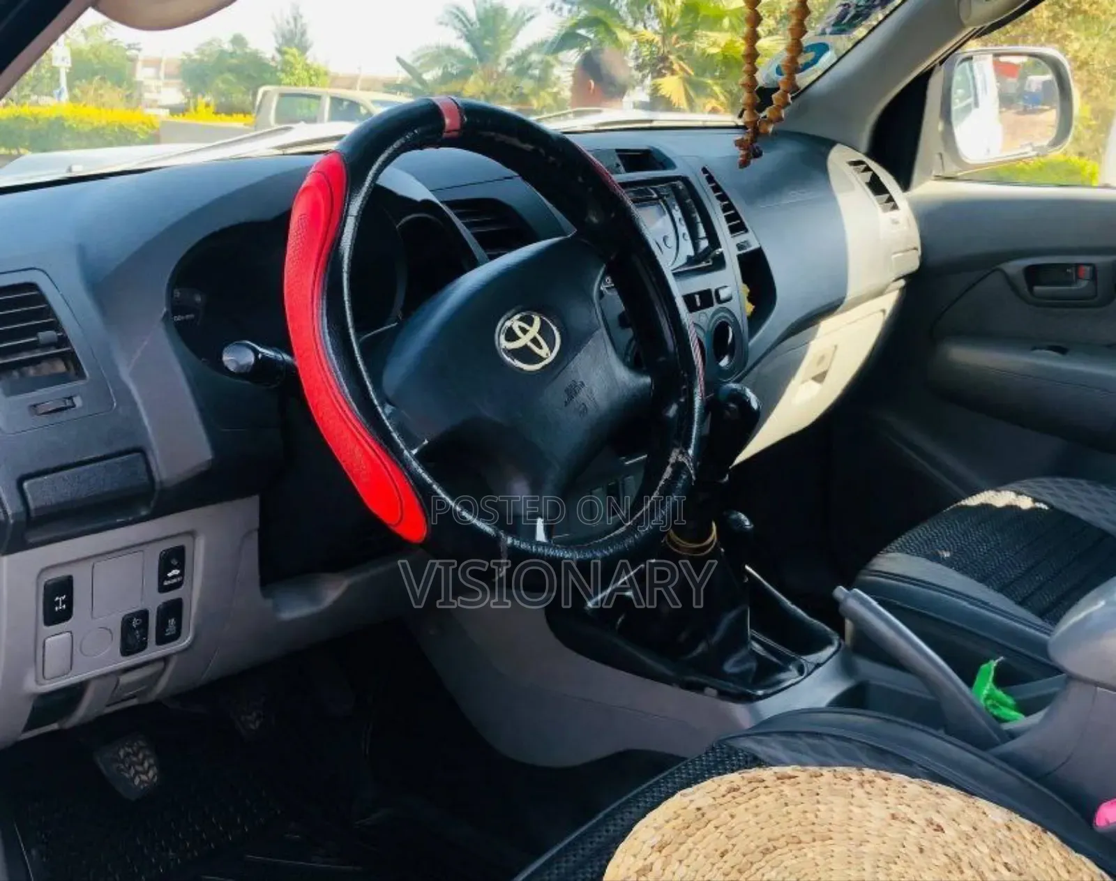 Toyota Hilux 2010 Gold