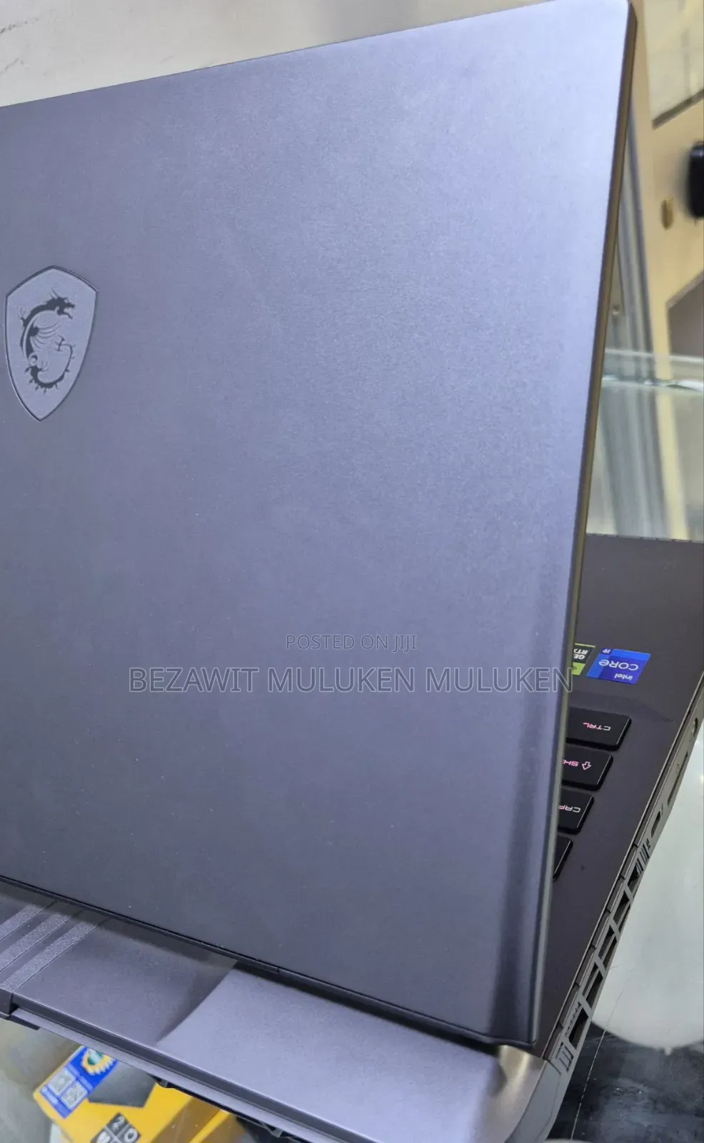 New Laptop MSI Vector 16 HX AI A2XWIG 16GB Intel Core I9 SSD 512GB