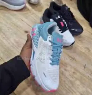 Under Armour Hover Phantom