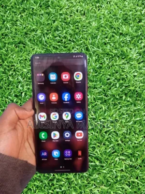 Photo - Samsung Galaxy S20+ 5G 128 GB Black