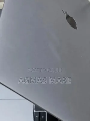 New Laptop Apple MacBook Pro 2019 16GB Intel Core i9 SSD 512GB