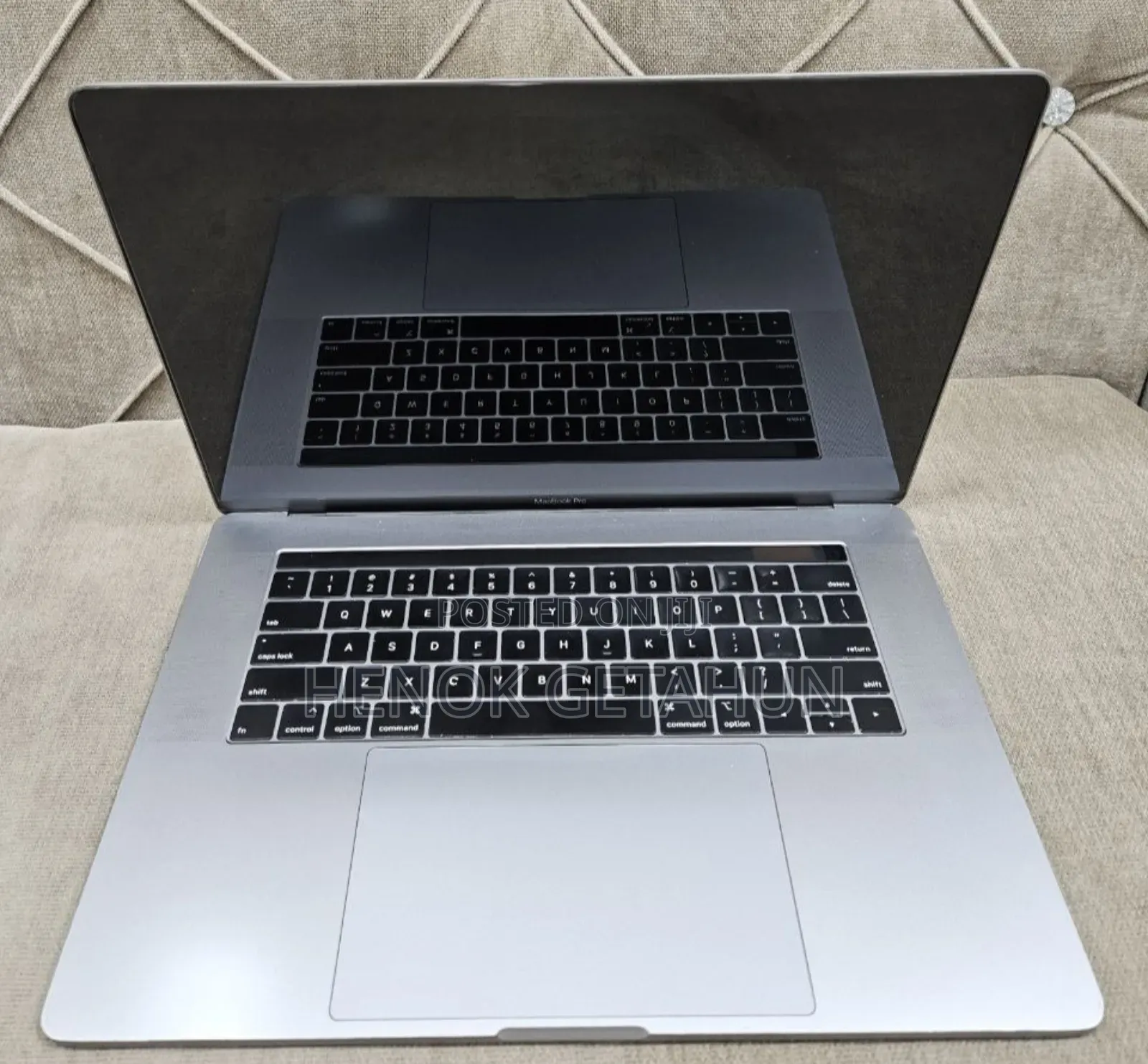 New Laptop Apple MacBook Pro 2019 16GB Intel Core I9 SSD 512GB