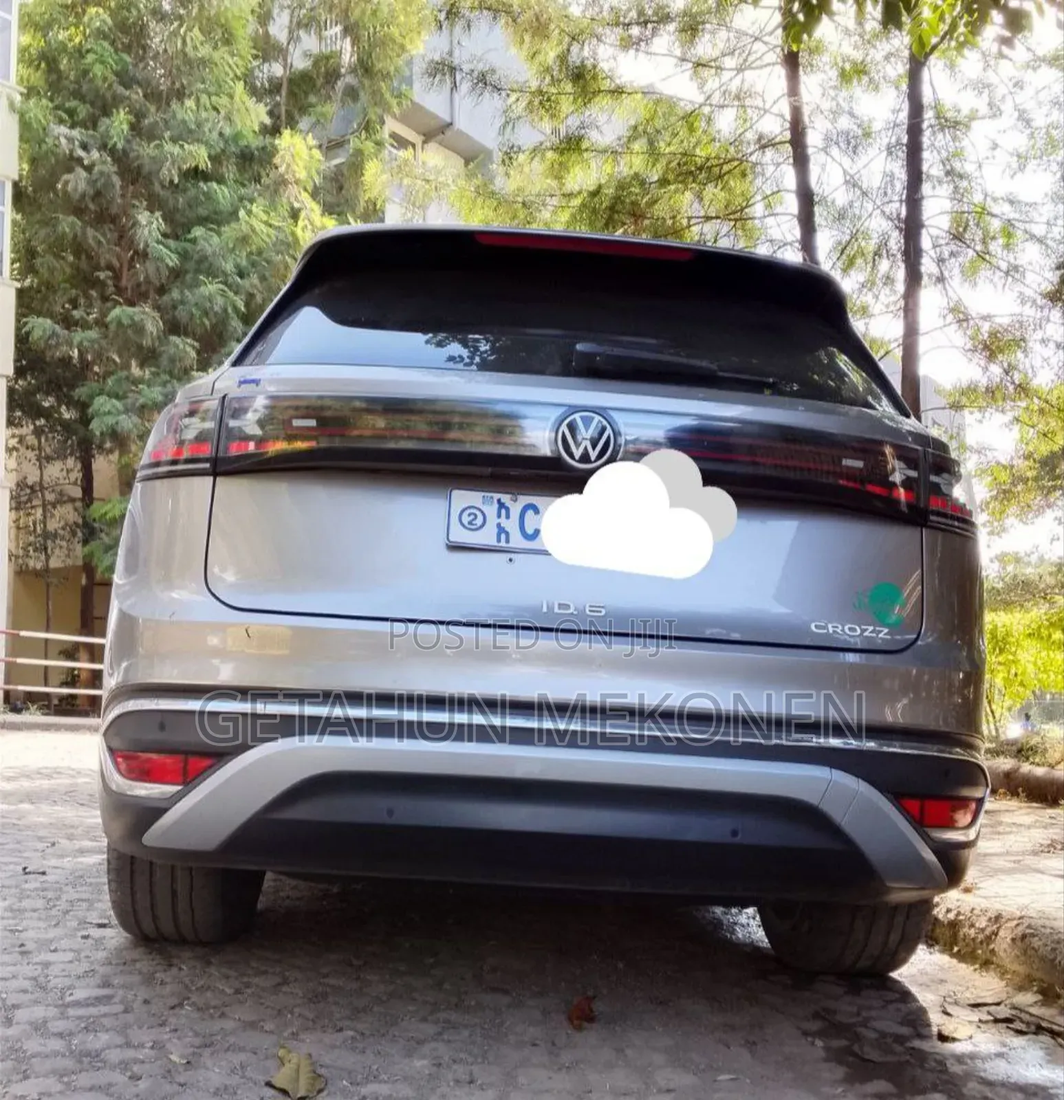 Volkswagen ID.6 2023 Gold