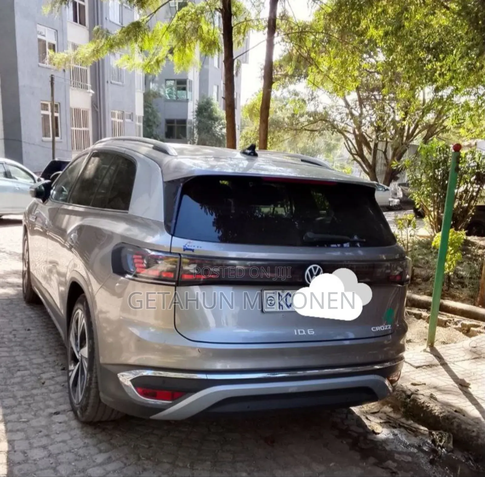 Volkswagen ID.6 2023 Gold