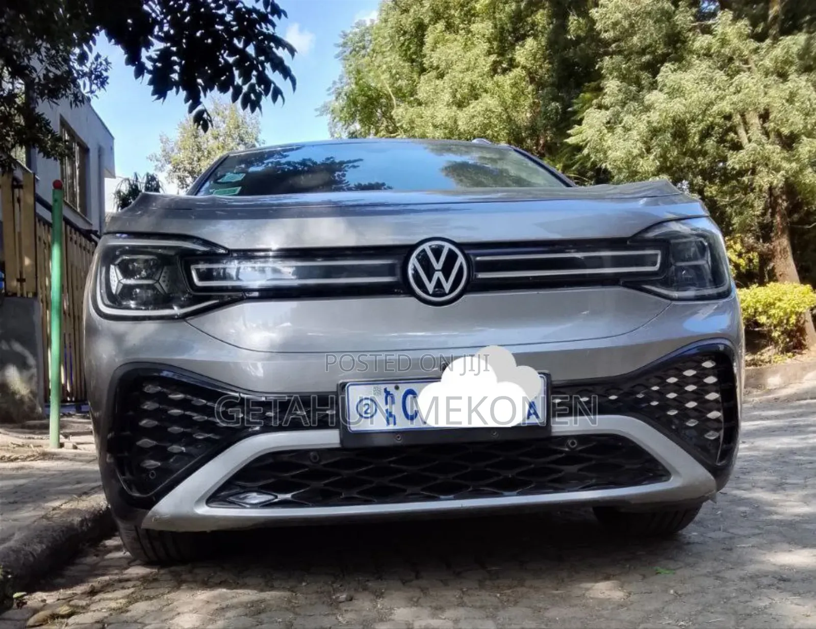 Volkswagen ID.6 2023 Gold