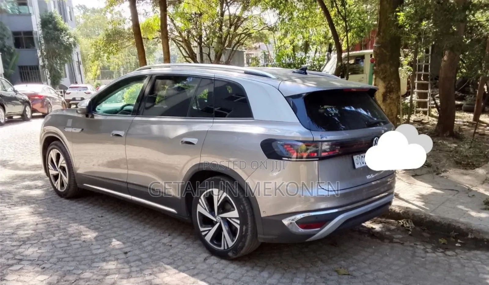 Volkswagen ID.6 2023 Gold