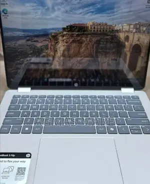 New Laptop HP OmniBook 5 Flip 16GB Intel Core I7 SSD 1T