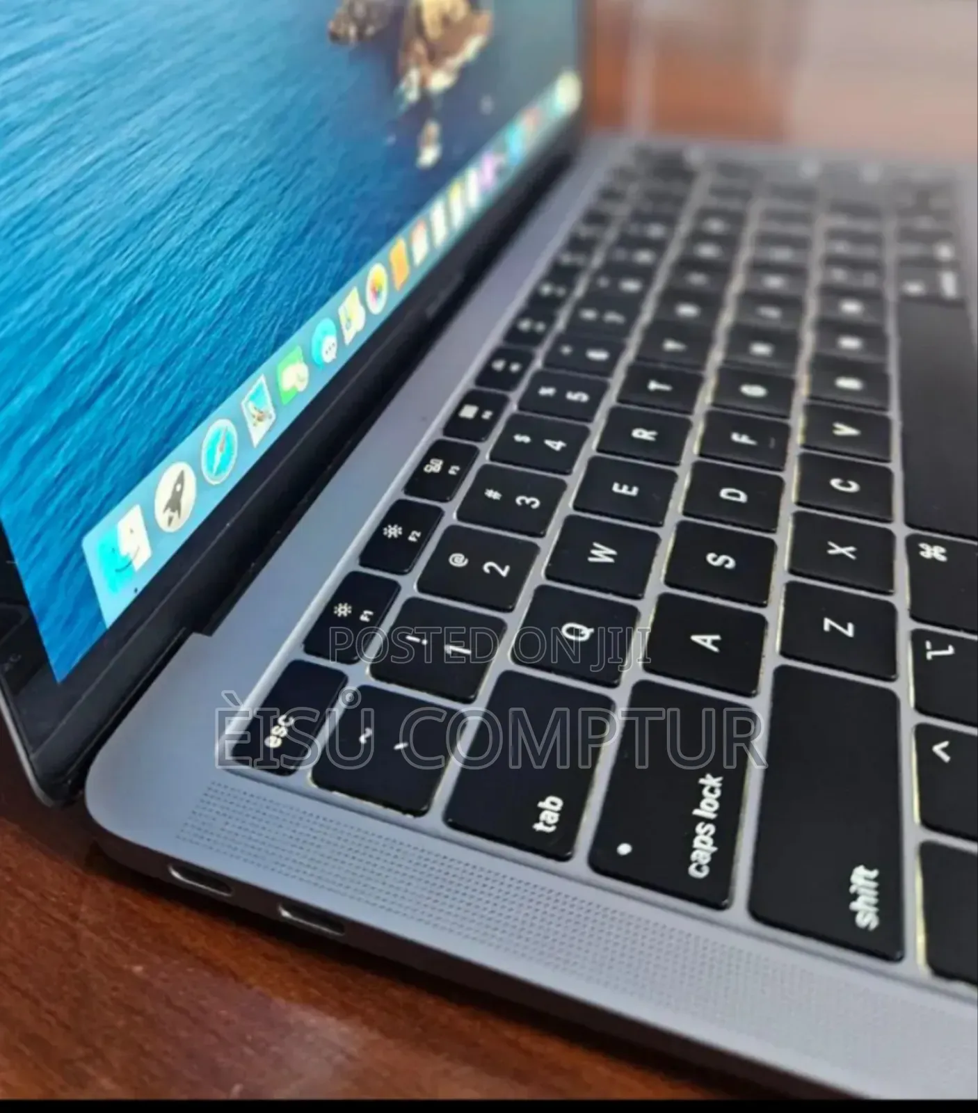 New Laptop Apple MacBook Pro 2019 8GB Intel Core i5 SSD 128GB