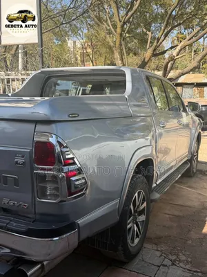 Photo - Toyota Hilux Revo Double Cab Deisel 2.8 RWD 2018