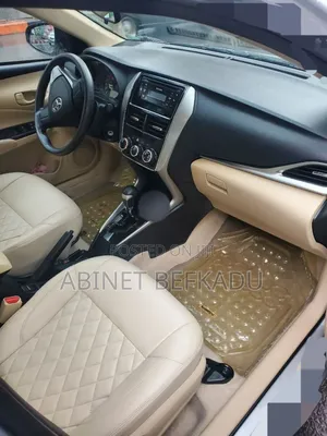 Toyota Yaris 1.5 Sedan L 2020 White