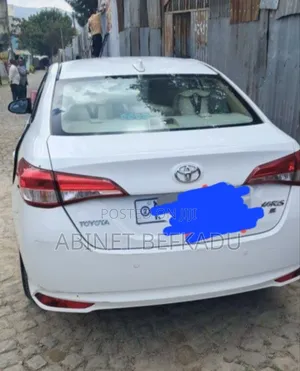 Toyota Yaris 1.5 Sedan L 2020 White