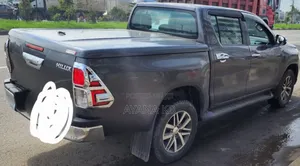 Toyota Hilux 2020 Gray