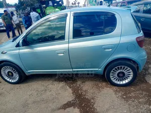 Toyota Vitz 2004 Blue