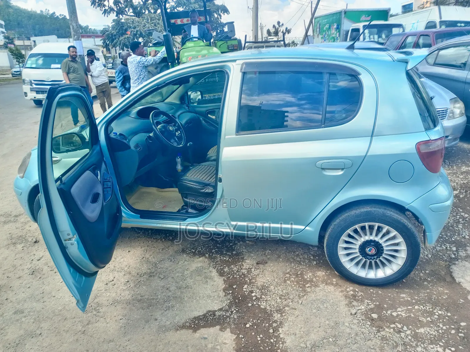 Toyota Vitz 2004 Blue