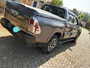 Toyota Hilux 2018 Silver