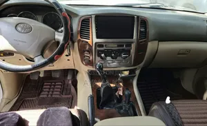 Toyota Land Cruiser 2005 White