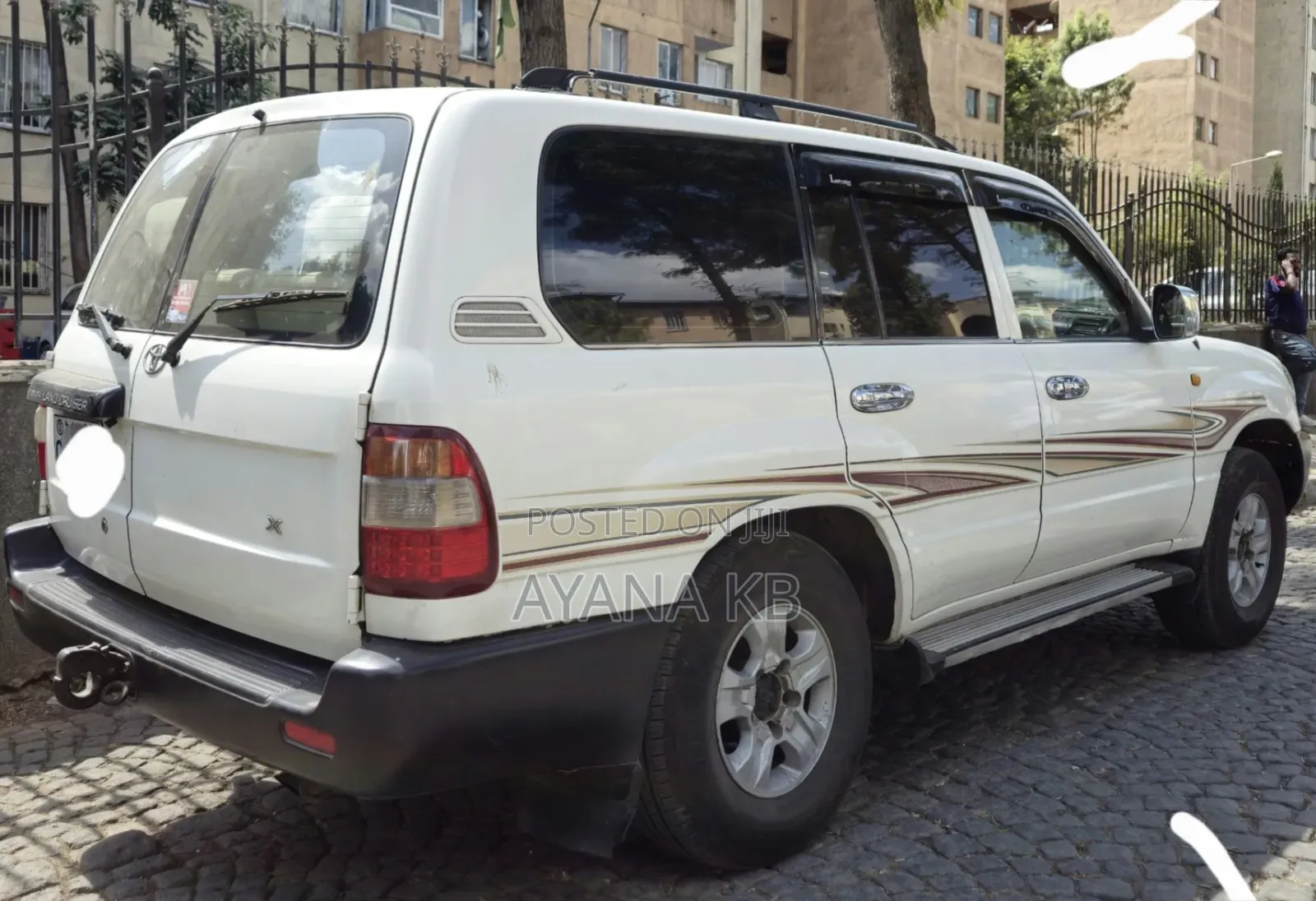 Toyota Land Cruiser 2005 White