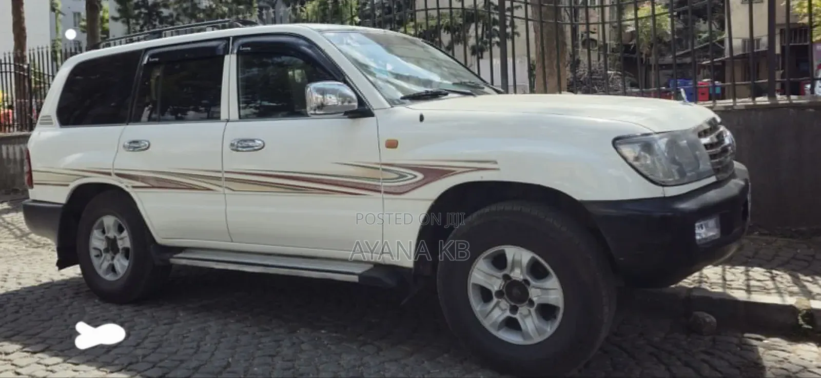 Toyota Land Cruiser 2005 White