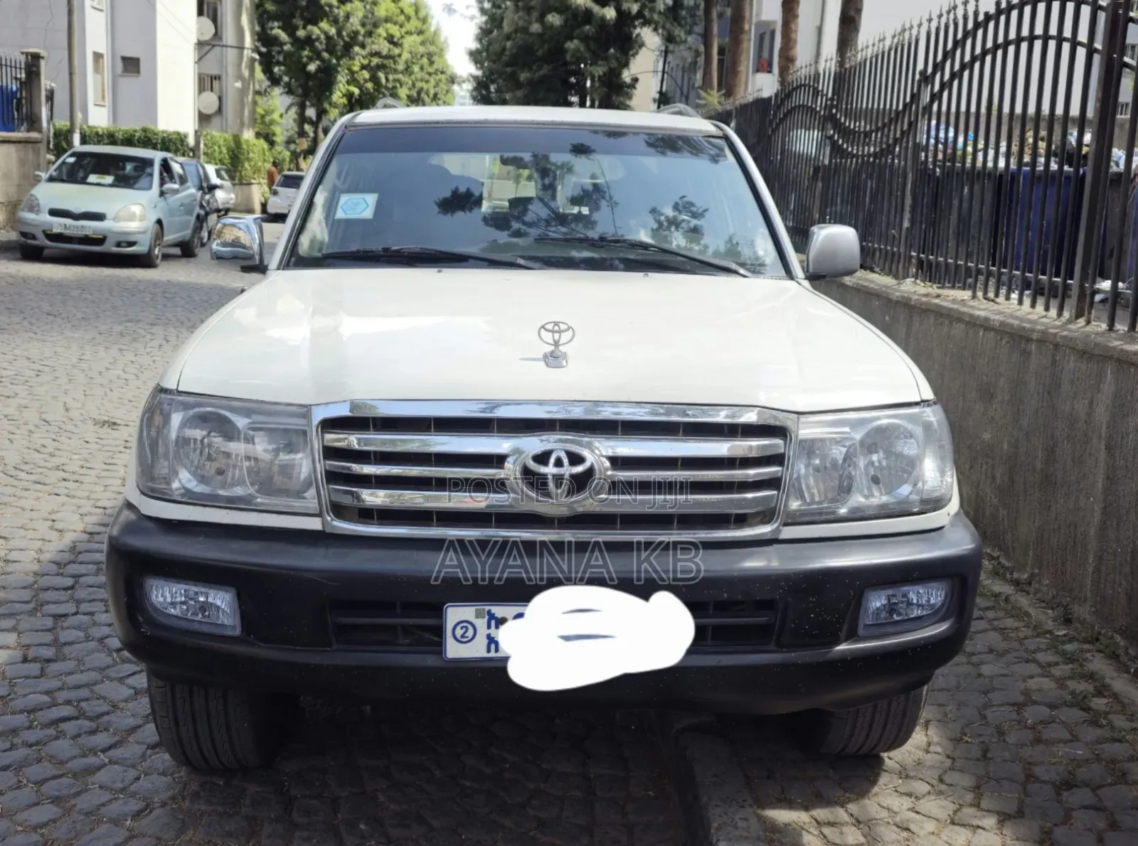 Toyota Land Cruiser 2005 White
