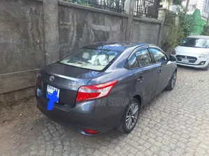 Toyota Yaris L Hatchback 5dr 2014 Gray