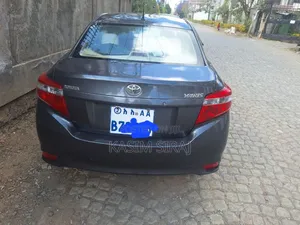 Toyota Yaris L Hatchback 5dr 2014 Gray