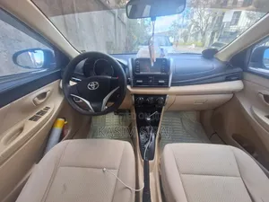 Toyota Yaris L Hatchback 5dr 2014 Gray